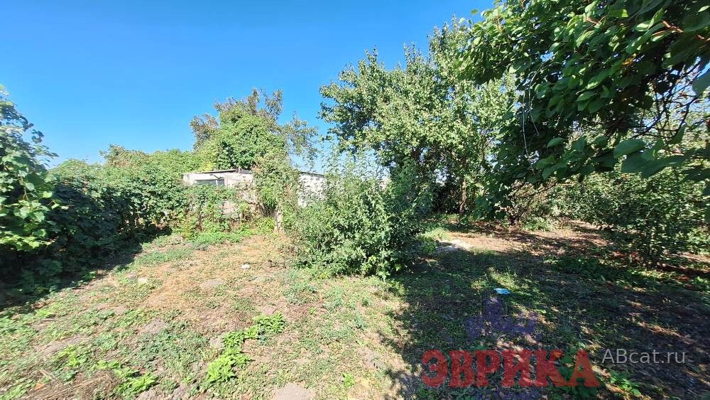 Земельный участок 12,25 сот. в с. Экономическое, Крымский район

Участок...